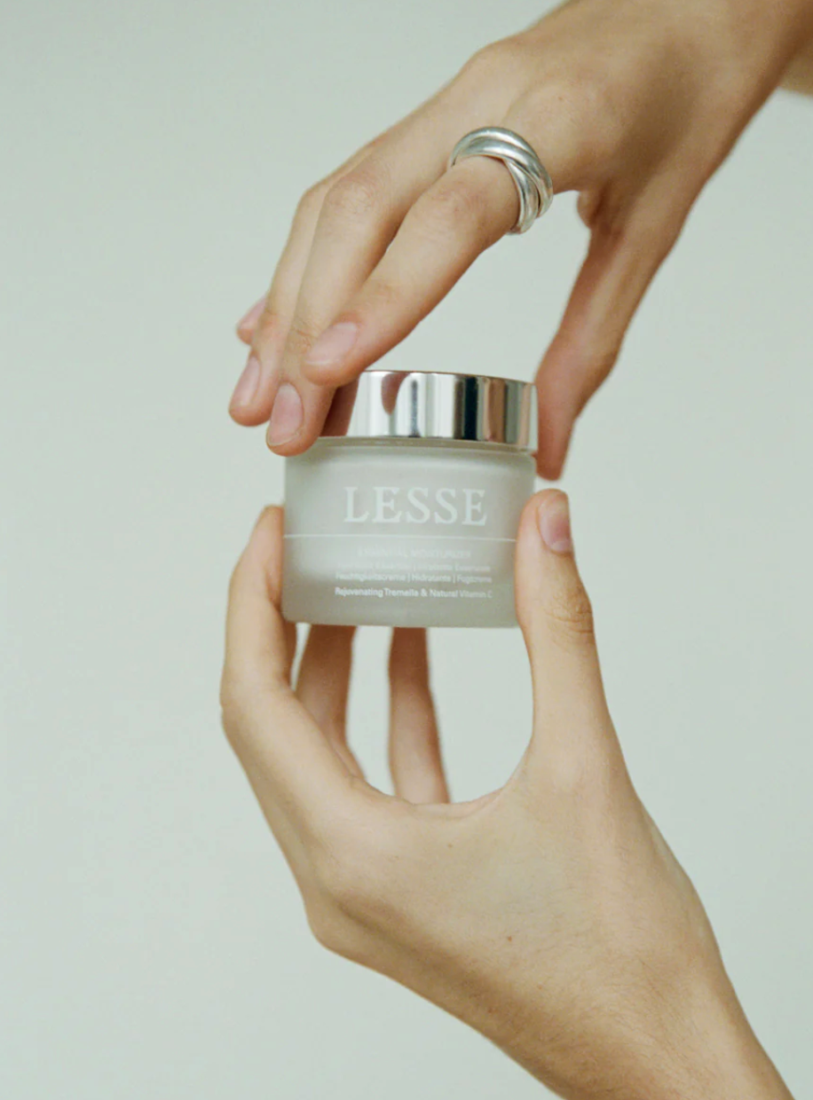 LESSE Essential Moisturizer